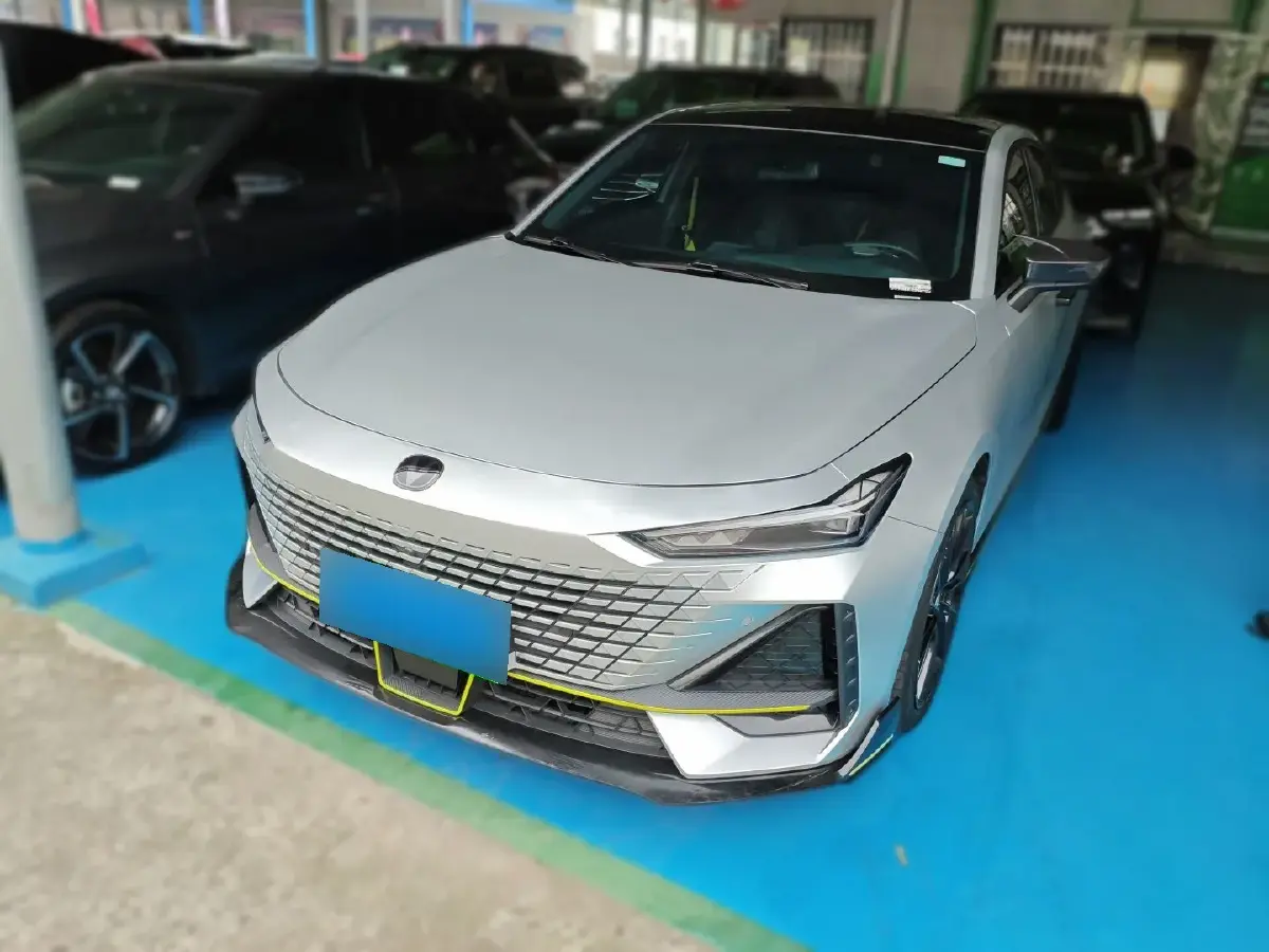 2022 ChangAn UNI-V 1.5T 188HP L4 7DCT