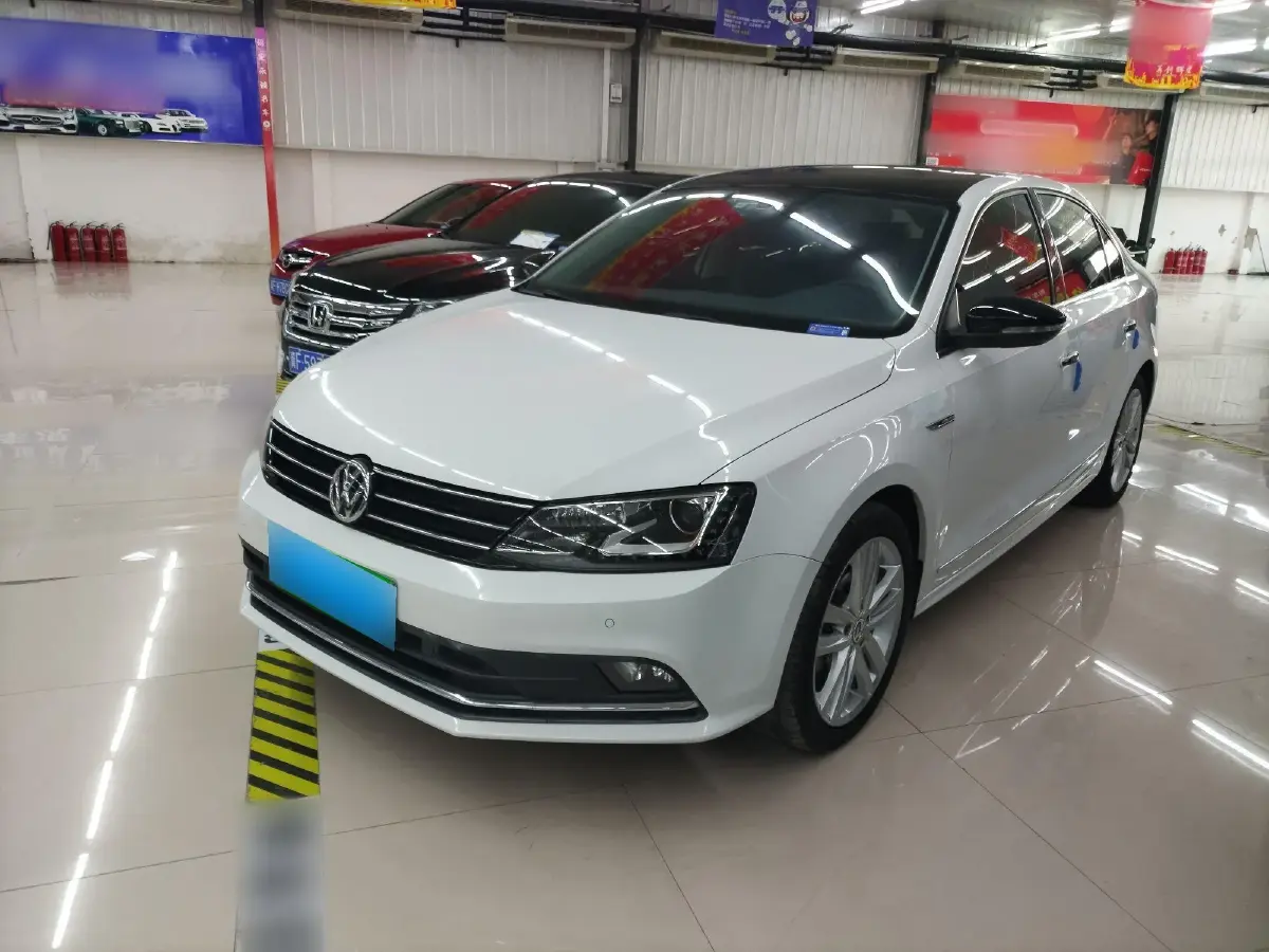 2018 Volkswagen Sagitar 1.4T 150HP L4 7DCT