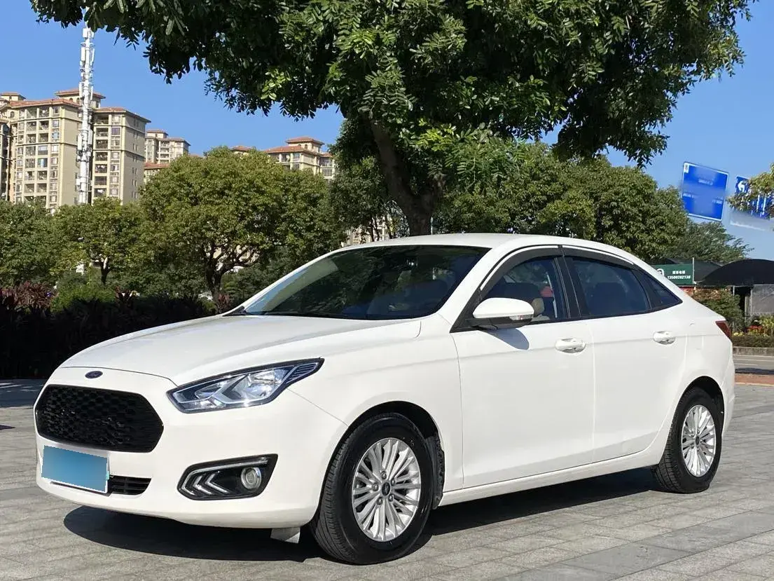 2017 Ford Escort 1.5L 113HP L4 6AT