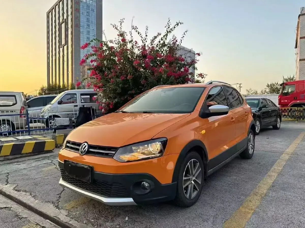 2012 Volkswagen Polo 1.6L 105HP L4 6AT