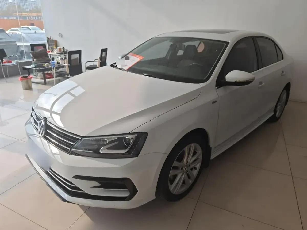 2018 Volkswagen Sagitar 1.4T 150HP L4 7DCT
