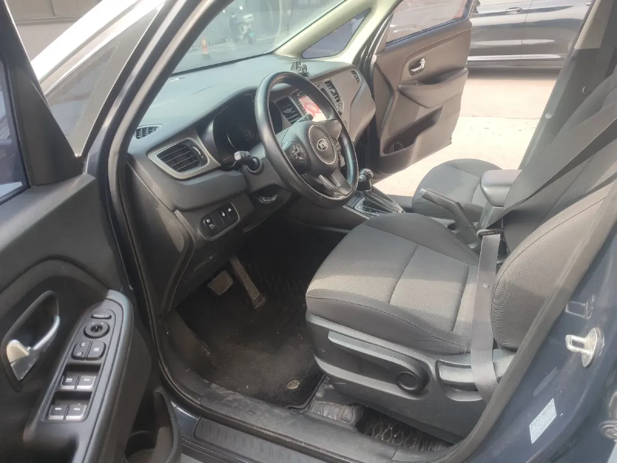 2013 Kia Carens 2.0L 152HP L4 6AT,autocango,china used car exporter,china ev exporter,chinese used car exporter,chinese used ev exporter
