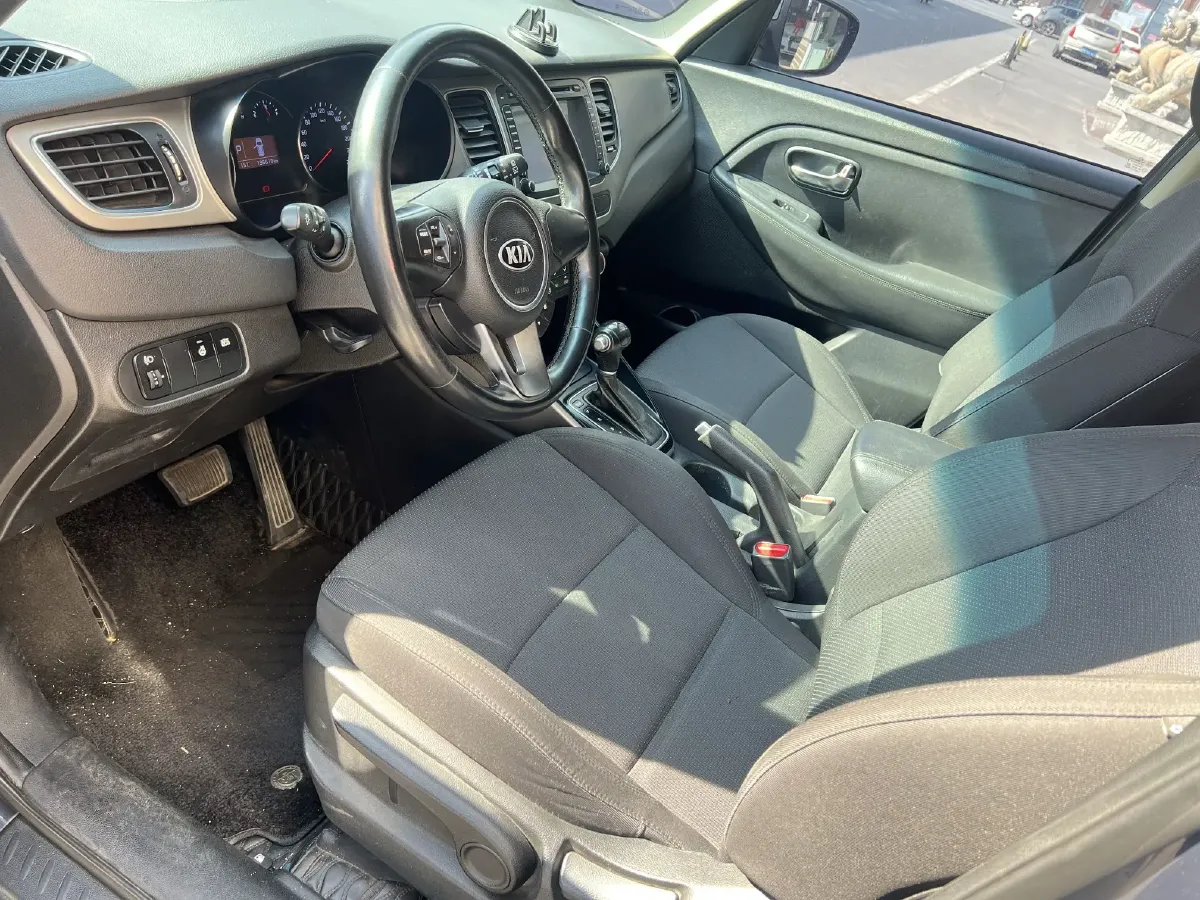 2013 Kia Carens 2.0L 152HP L4 6AT,autocango,china used car exporter,china ev exporter,chinese used car exporter,chinese used ev exporter