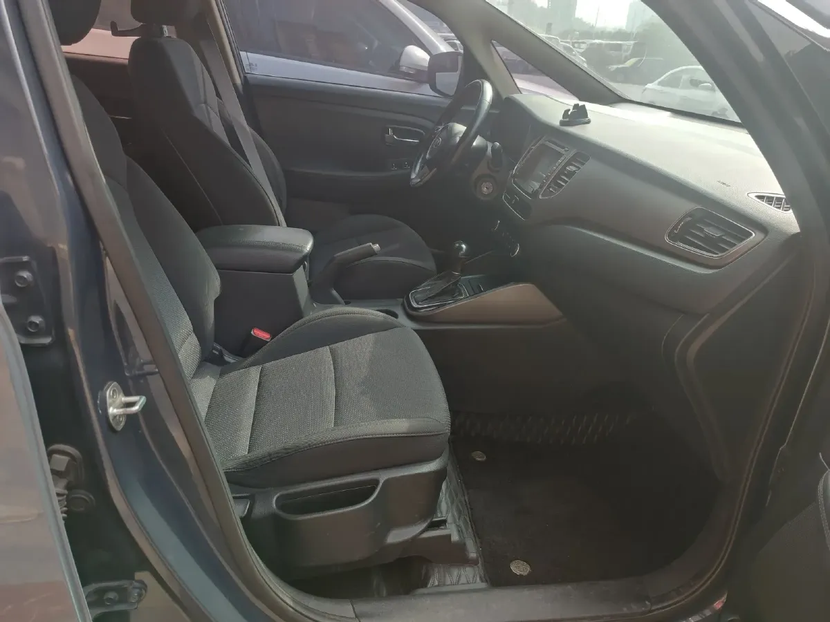 2013 Kia Carens 2.0L 152HP L4 6AT,autocango,china used car exporter,china ev exporter,chinese used car exporter,chinese used ev exporter
