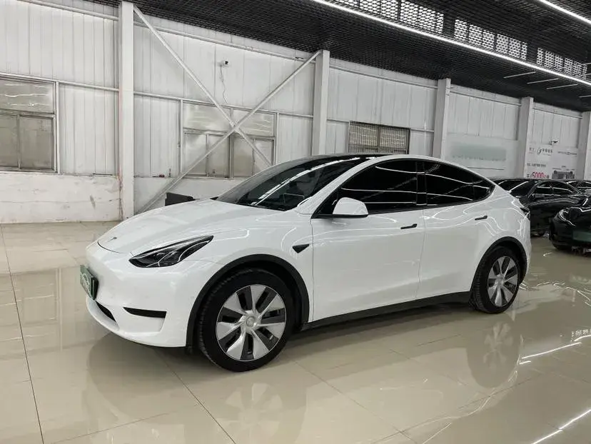 2022 Tesla Model Y BEV 60KWH