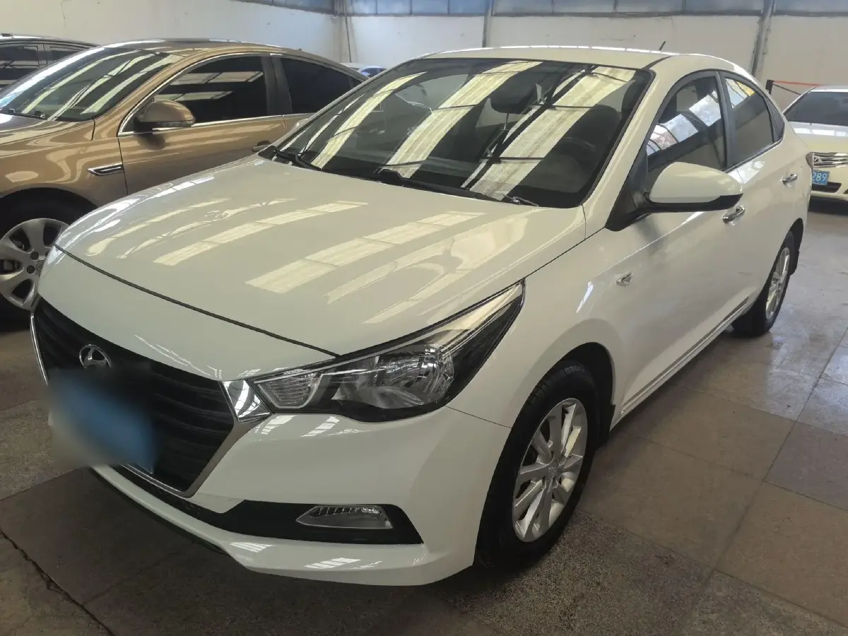 2016 Hyundai Verna 1.4L 100HP L4 6MT