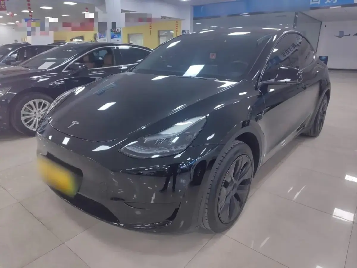 2023 Tesla Model Y BEV 60KWH