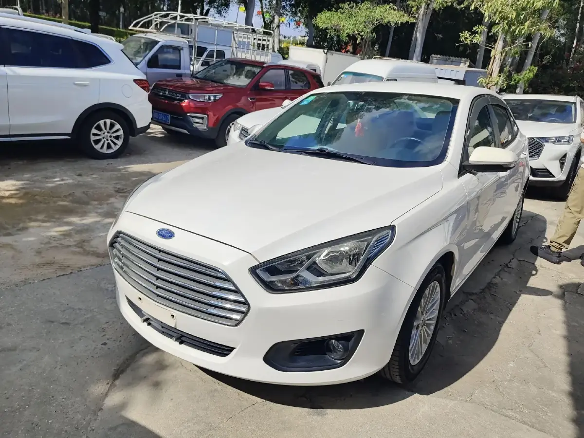 2017 Ford Escort 1.5L 113HP L4 6AT