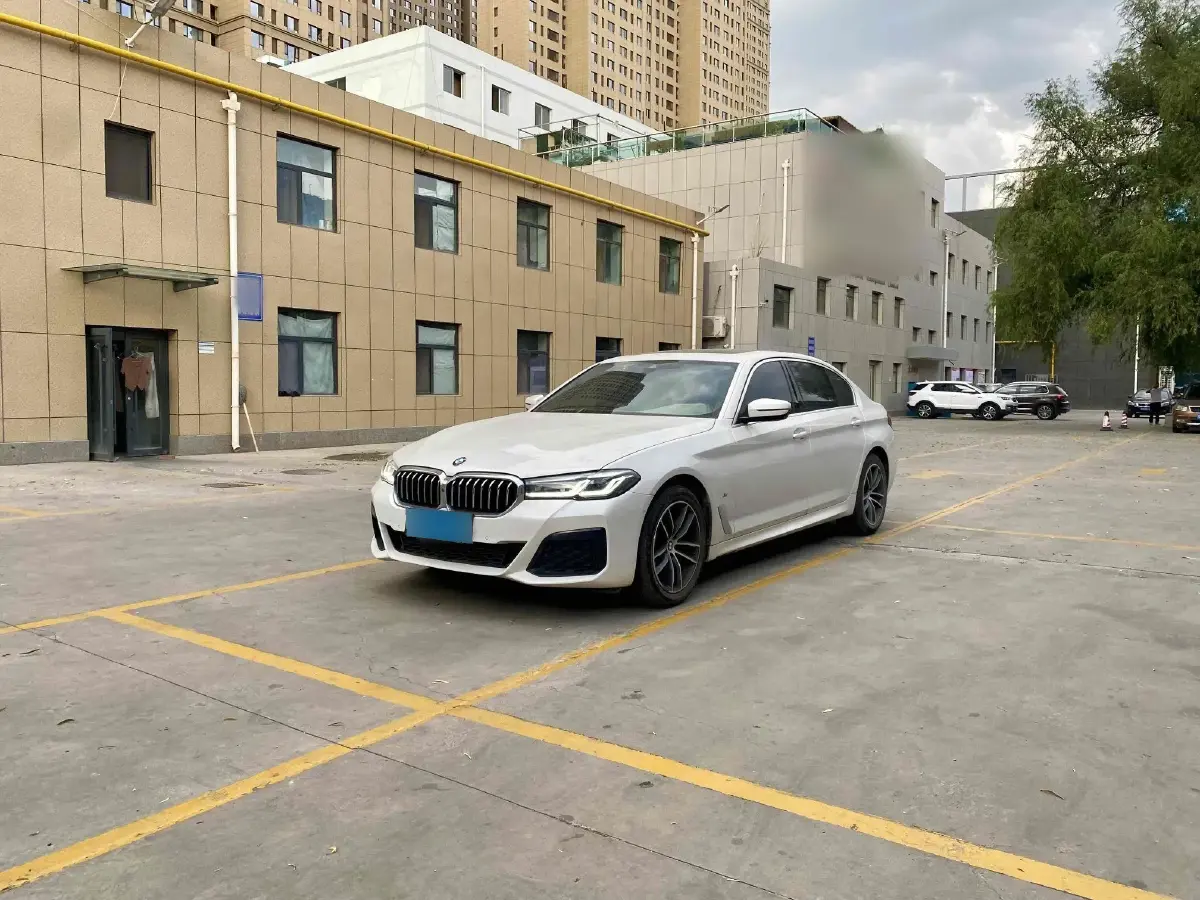 2021 BMW 5 Series 2.0T 184HP L4 8AT