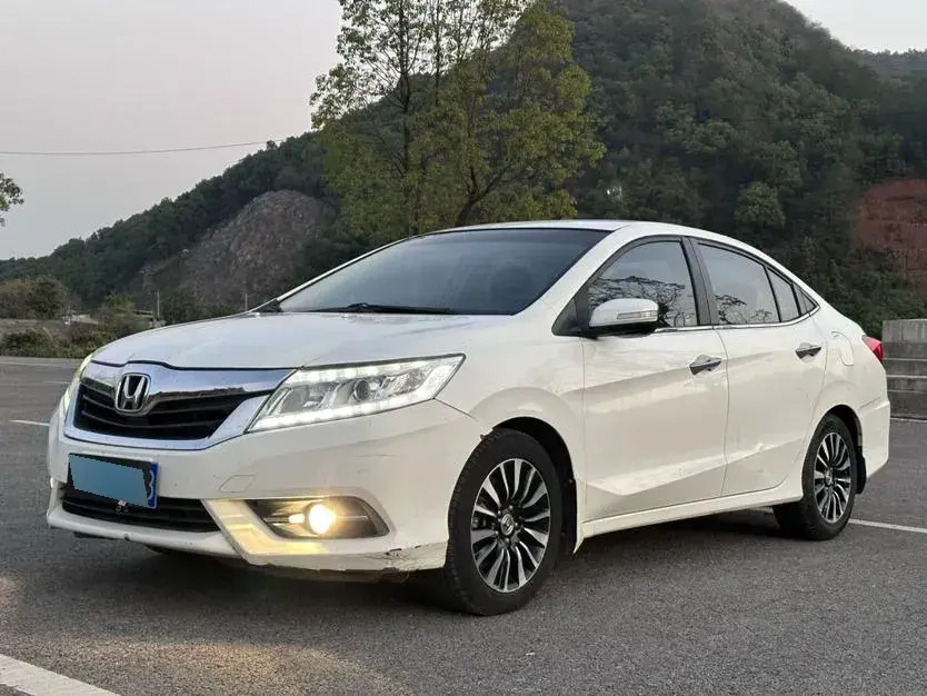 2013 Honda Crider 1.8L 139HP L4 5MT