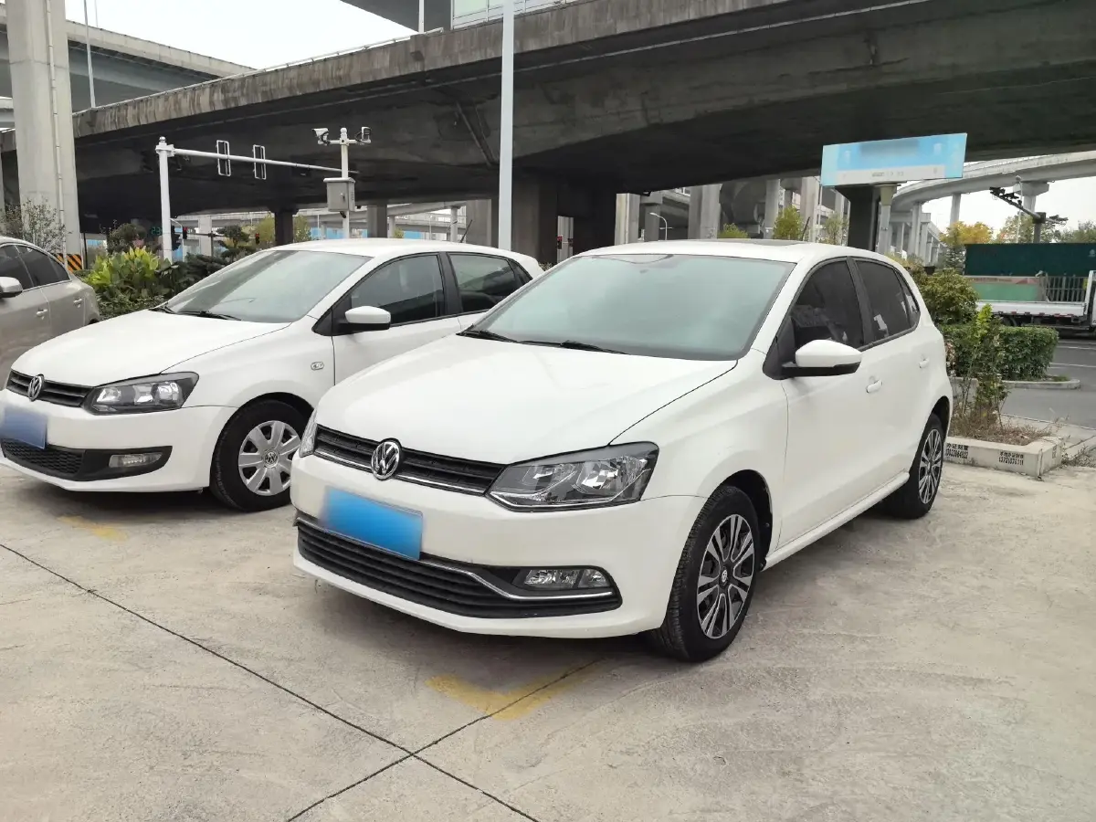 2016 Volkswagen Polo 1.6L 110HP L4 6AT