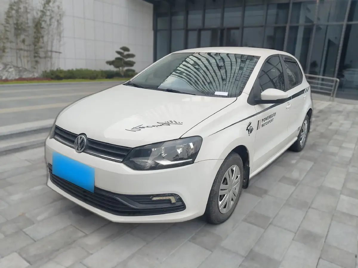 2016 Volkswagen Polo 1.4L 90HP L4 5MT