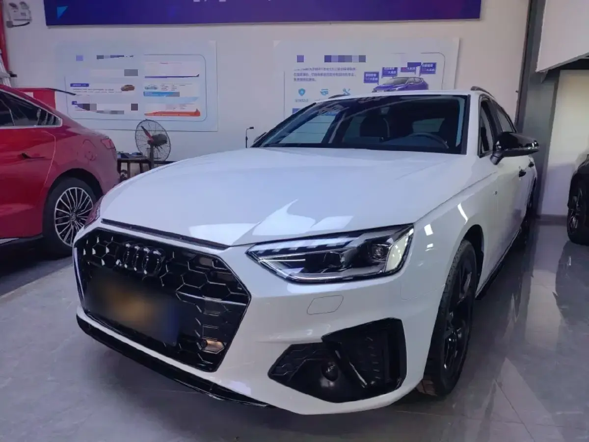 2022 Audi A4 2.0T 204HP L4 7DCT