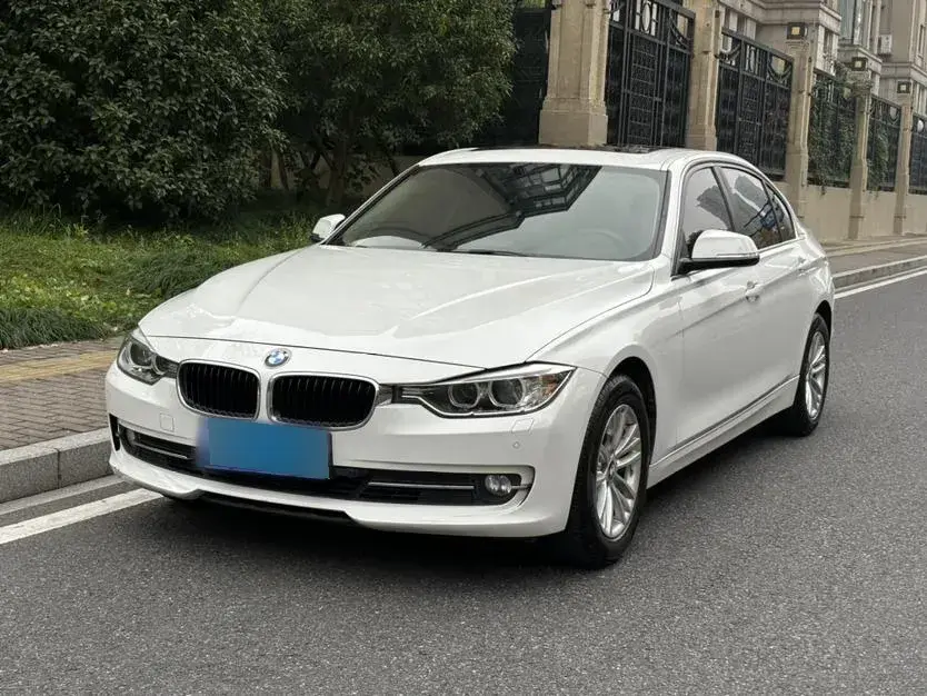 2014 BMW 3 Series 2.0T 184HP L4 8AT