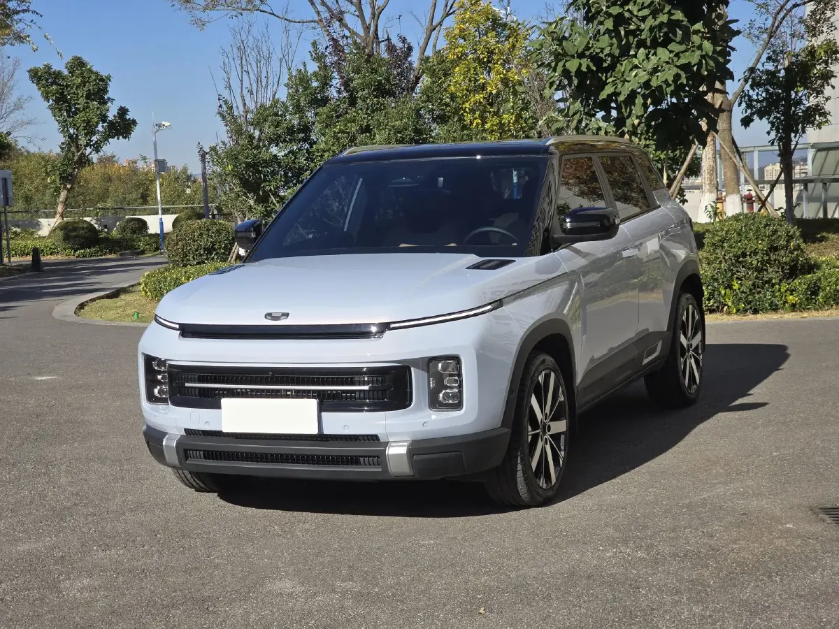 2025 Geely ICON 1.5T 181HP L4 7DCT