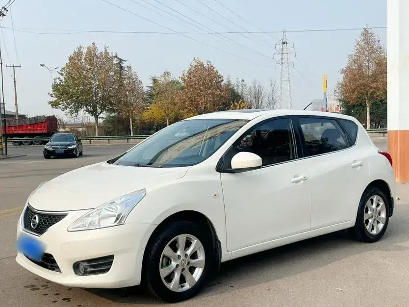 2014 Nissan Tiida 1.6L 126HP L4 CVT