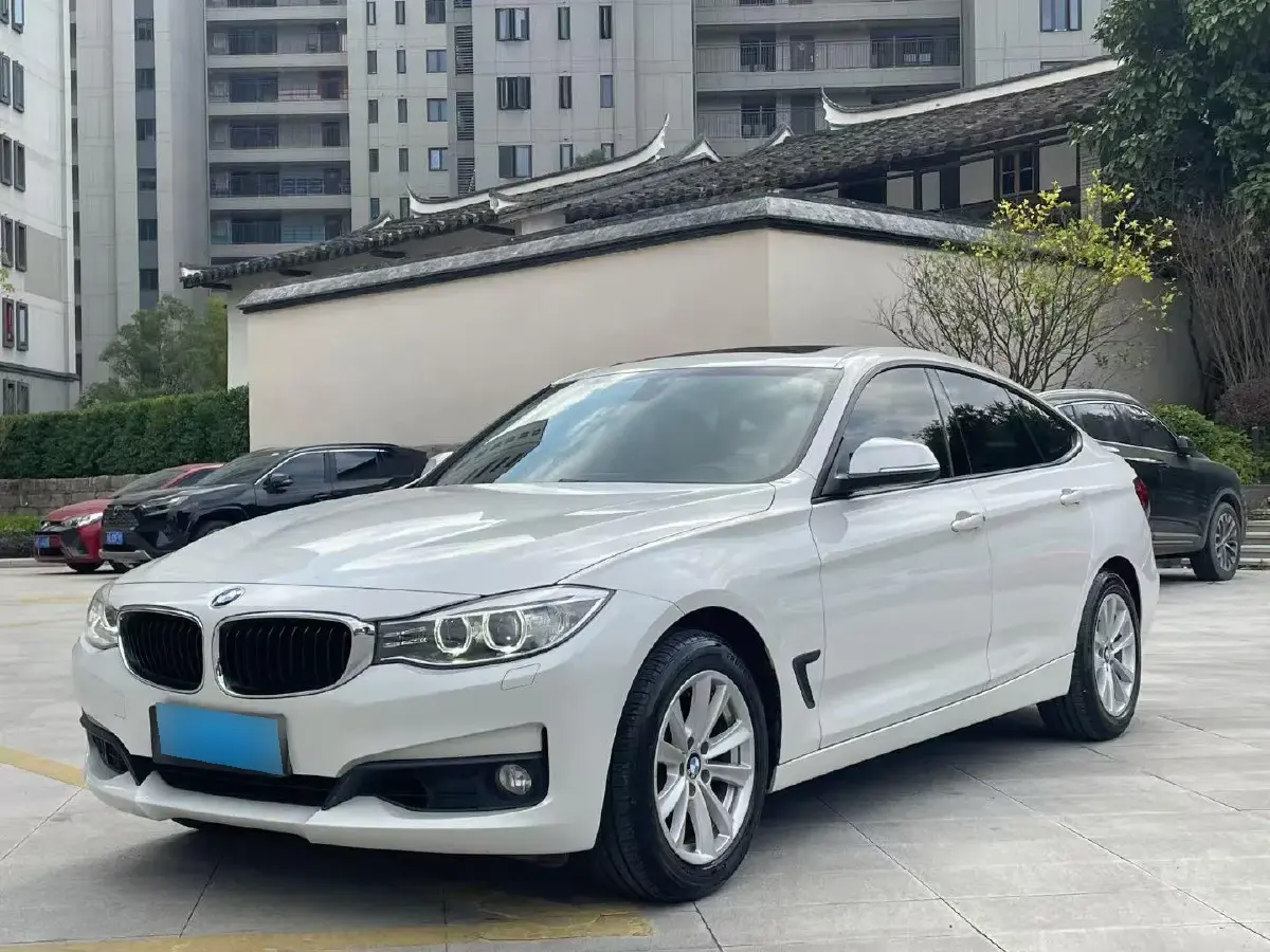 2014 BMW 3 Series GT 2.0T 184HP L4 8AT