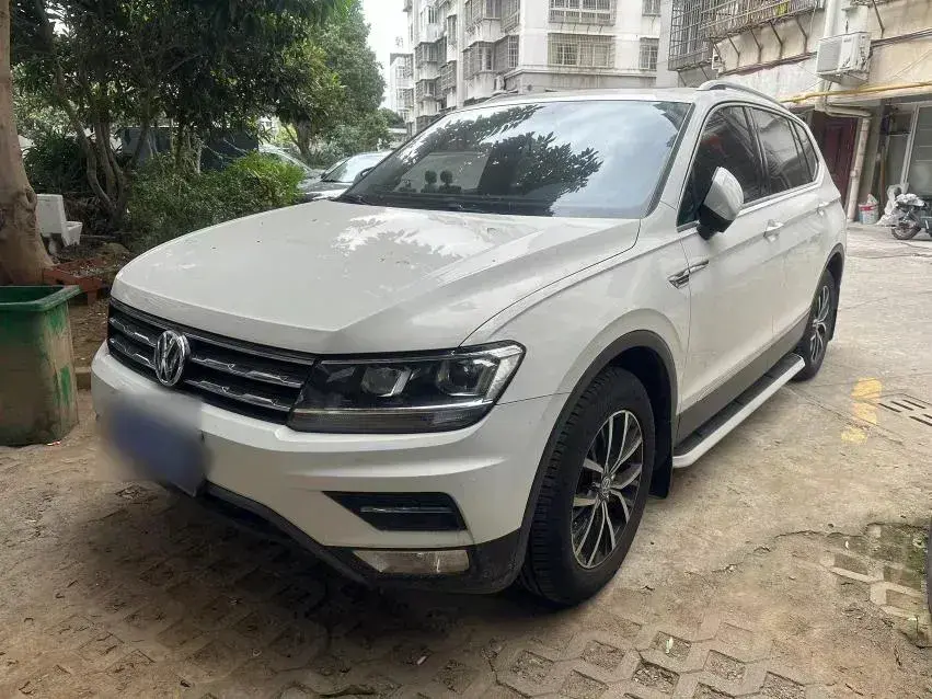 2018 Volkswagen Tiguan L 2.0T 186HP L4 7DCT