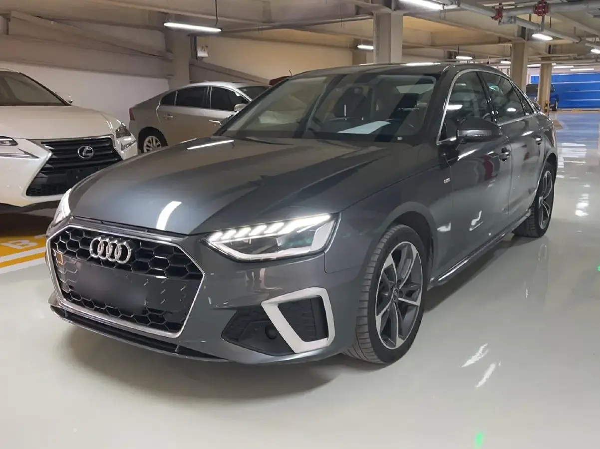 2022 Audi A4L 2.0T 190HP L4 7DCT