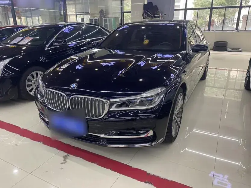 2017 BMW 7 Series 3.0T 326HP L6 8AT