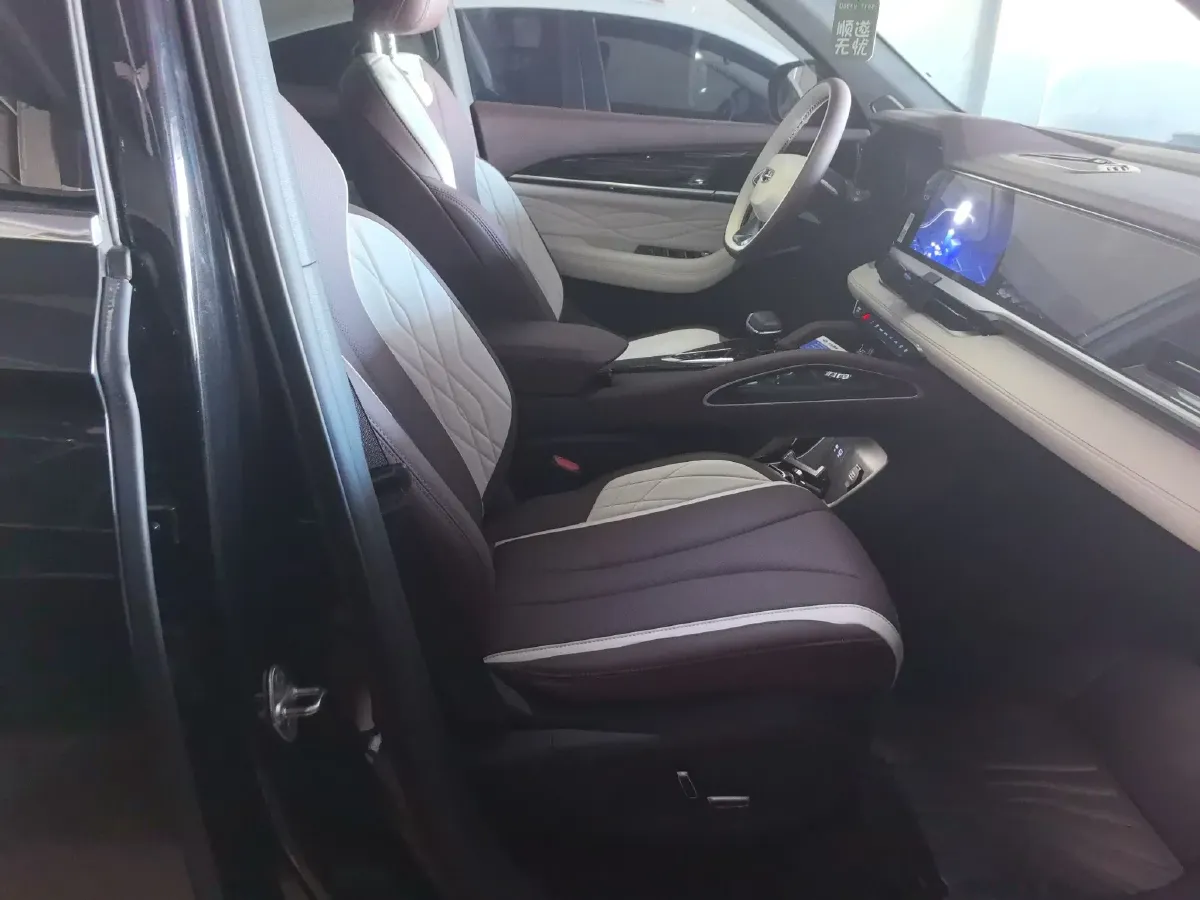 2021 Geely Monjaro 2.0T 218HP L4 7DCT,autocango,china used car exporter,china ev exporter,chinese used car exporter,chinese used ev exporter