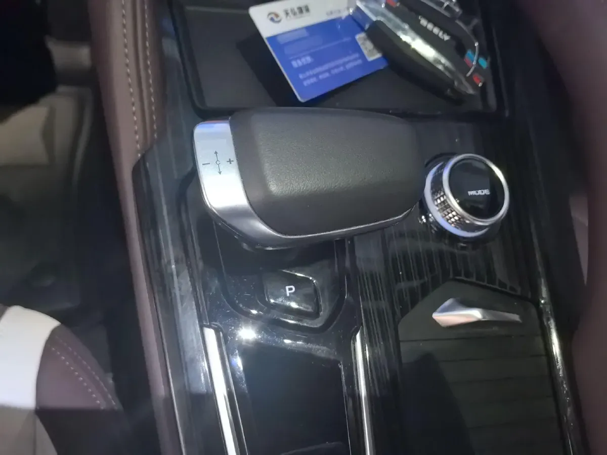 2021 Geely Monjaro 2.0T 218HP L4 7DCT,autocango,china used car exporter,china ev exporter,chinese used car exporter,chinese used ev exporter