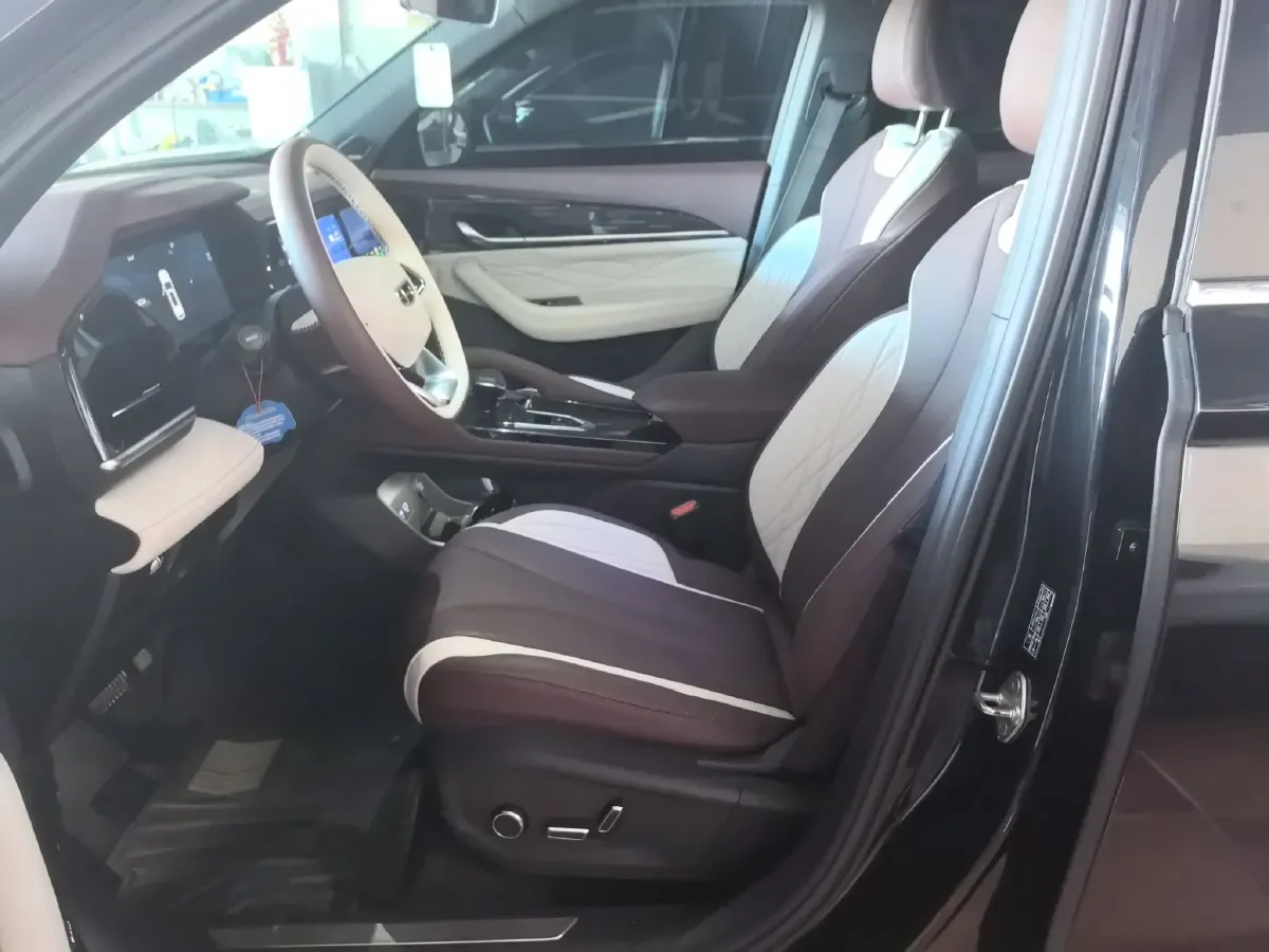 2021 Geely Monjaro 2.0T 218HP L4 7DCT,autocango,china used car exporter,china ev exporter,chinese used car exporter,chinese used ev exporter