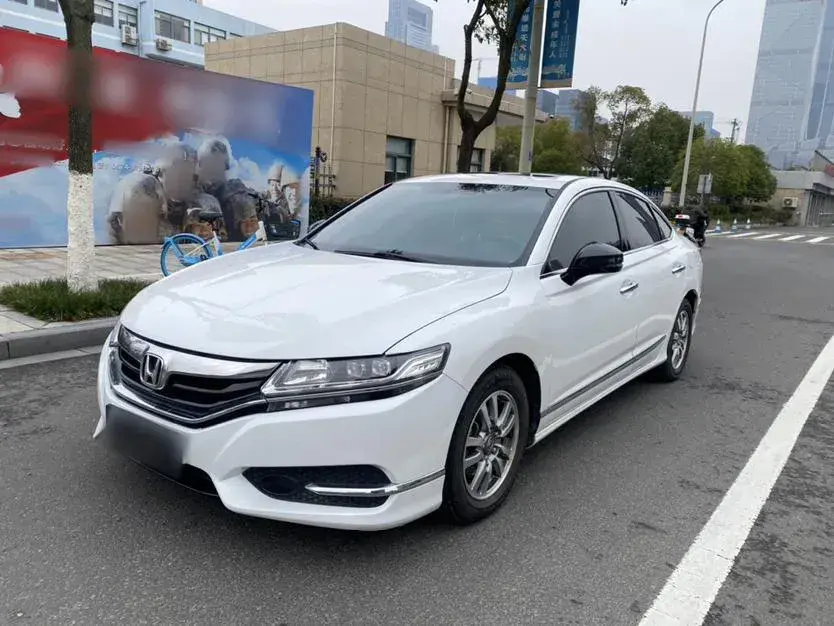 2017 Honda Spirior 2.0L 155HP L4 CVT