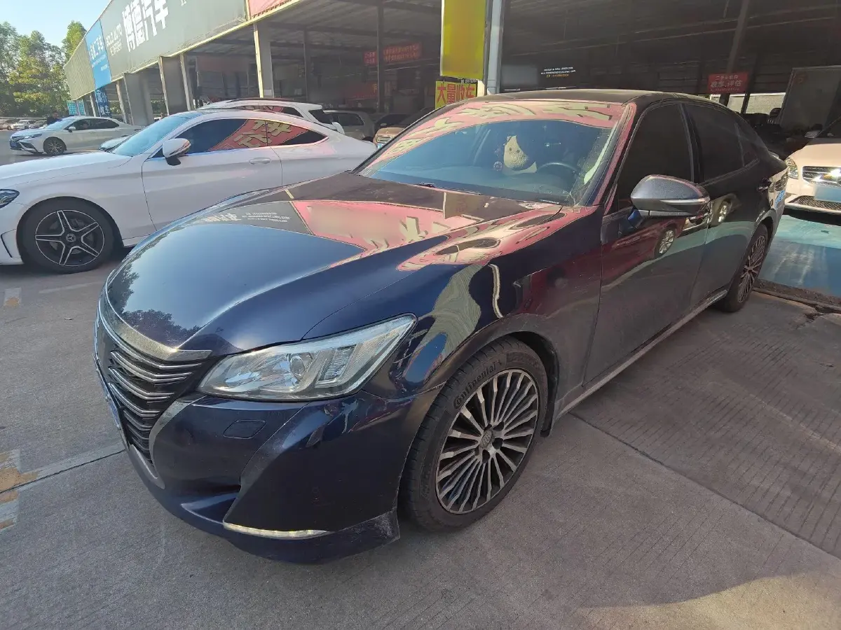 2018 Toyota Crown 2.0T 235HP L4 8AT