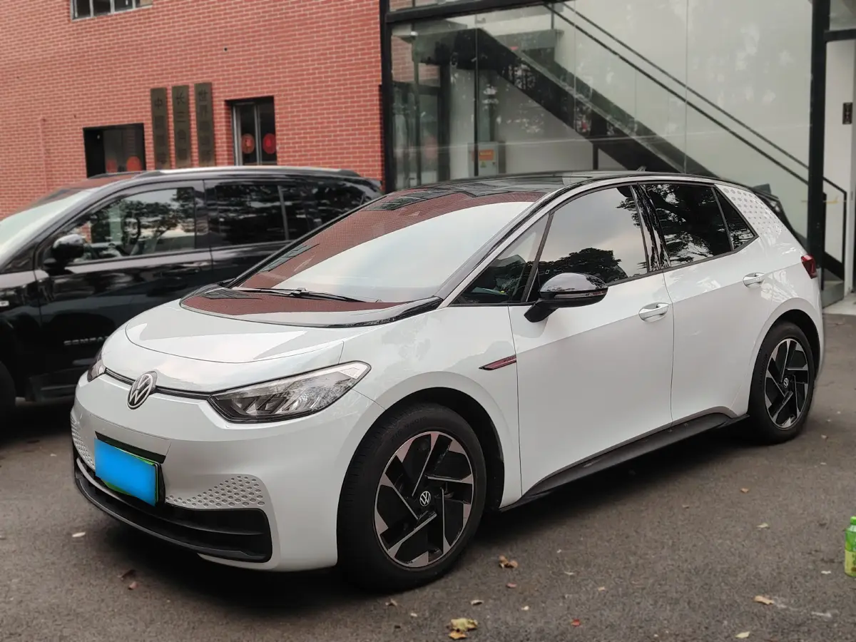 2023 Volkswagen ID.3 BEV 52.8KWH