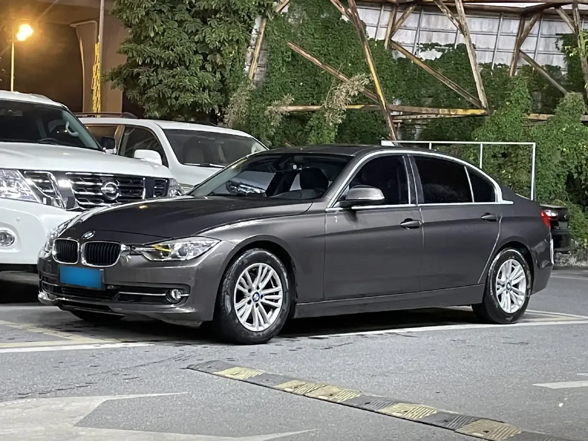 2015 BMW 3 Series 2.0T 184HP L4 8AT