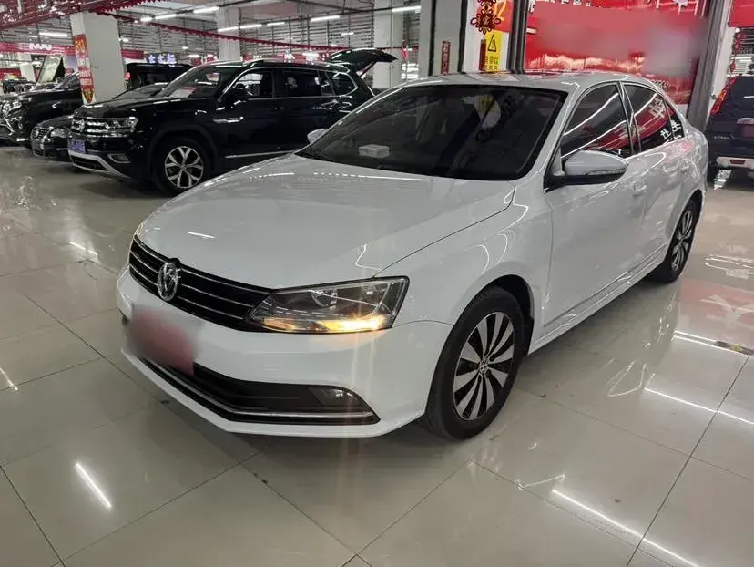 2018 Volkswagen Sagitar 1.4T 150HP L4 7DCT