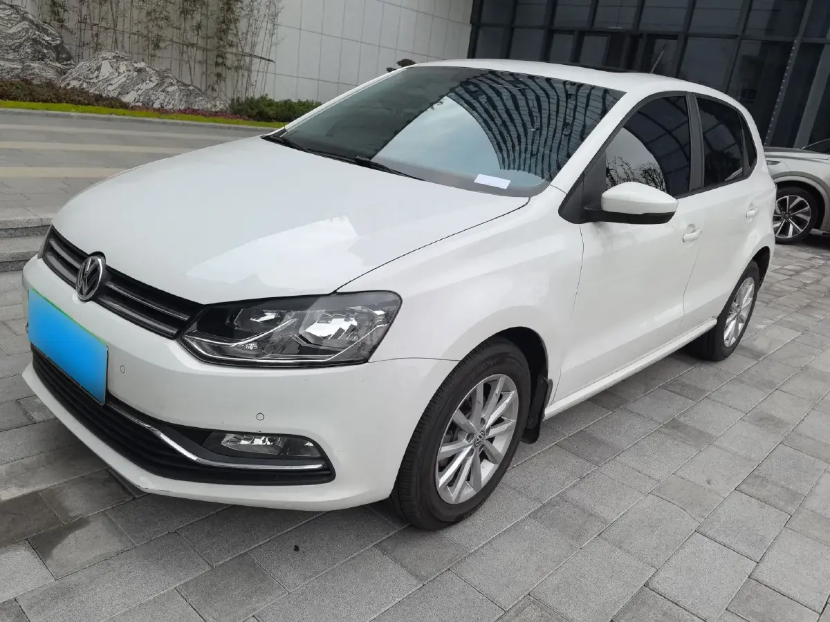 2014 Volkswagen Polo 1.6L 110HP L4 6AT