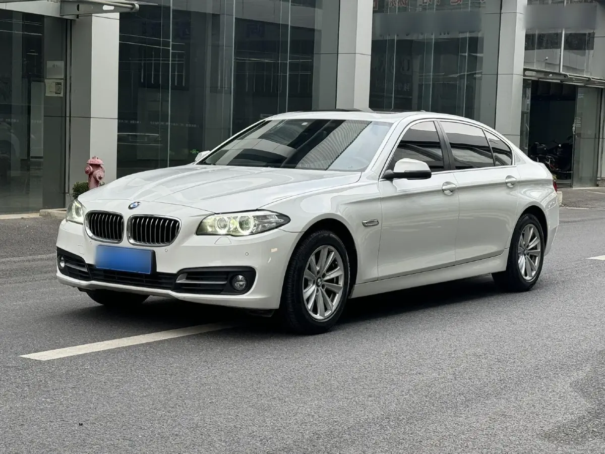 2014 BMW 5 Series 2.0T 184HP L4 8AT