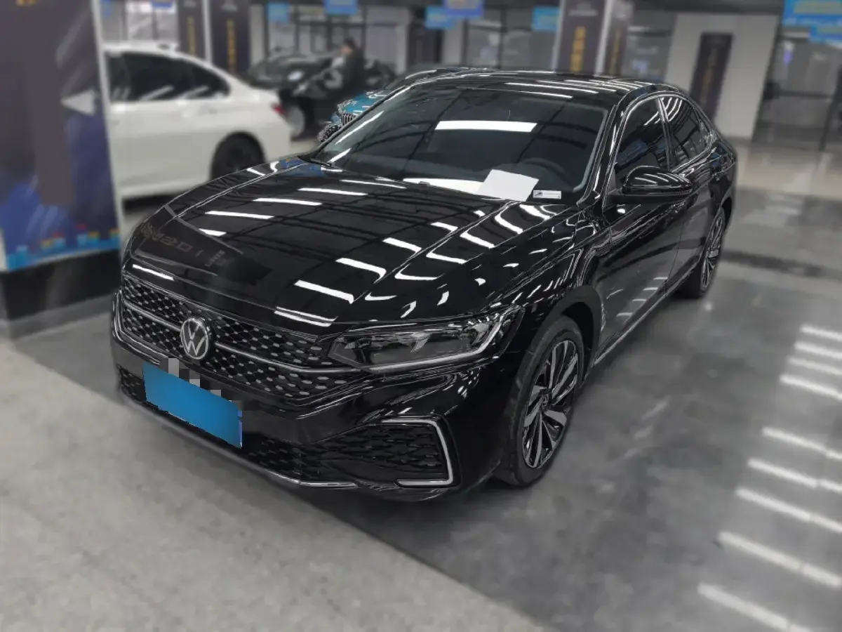 2022 Volkswagen Passat 2.0T 186HP L4 7DCT