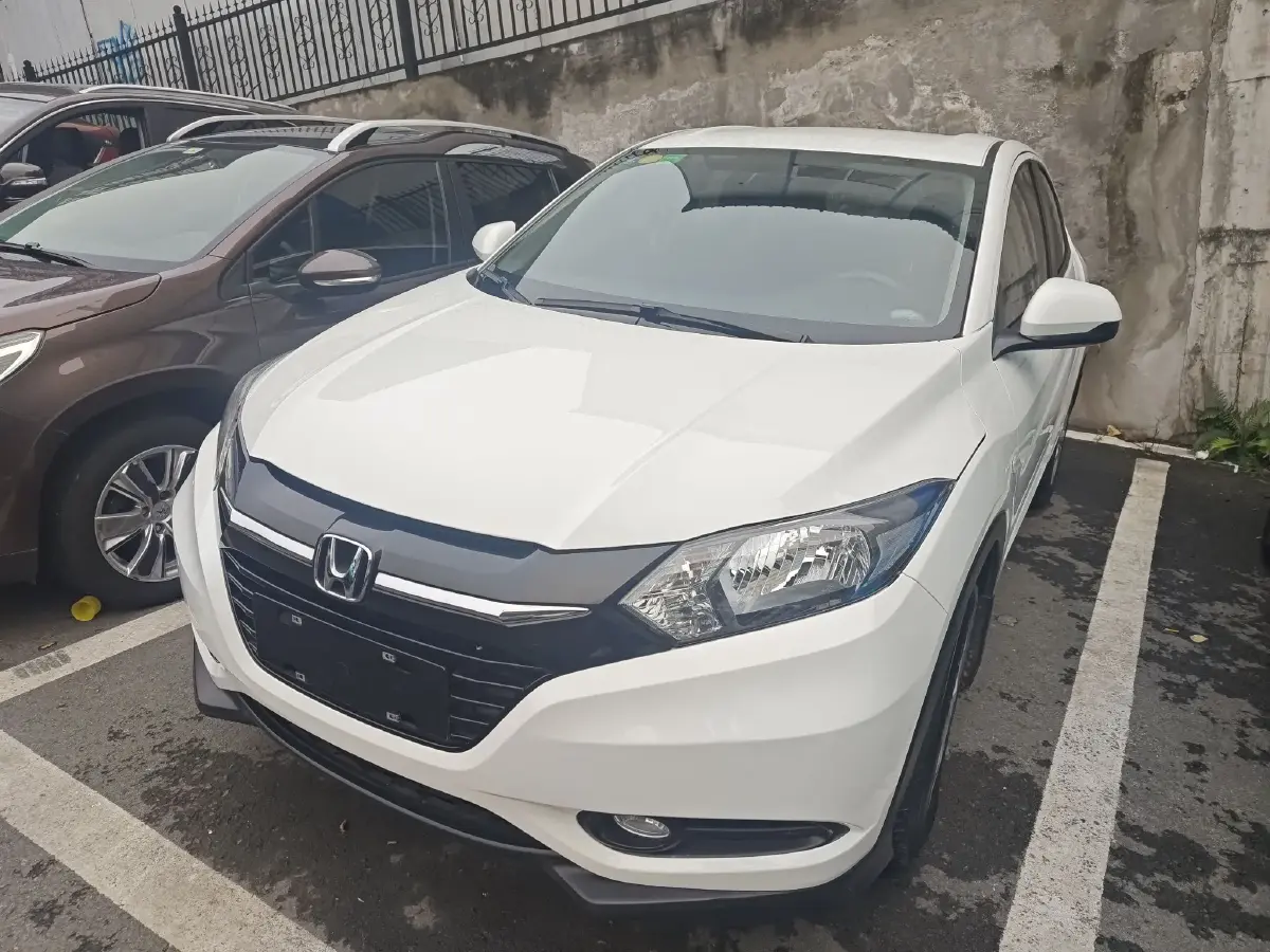2015 Honda Vezel 1.5L 131HP L4 CVT