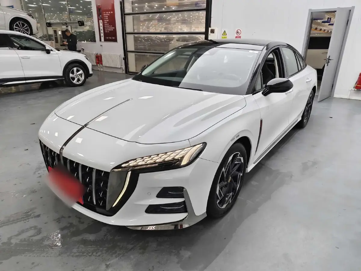 2023 HongQi H6 2.0T 252HP L4 8AT