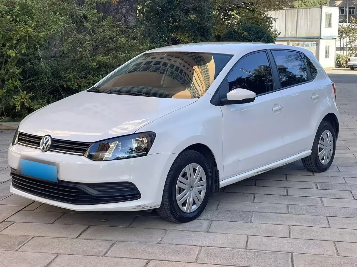 2016 Volkswagen Polo 1.4L 90HP L4 6AT