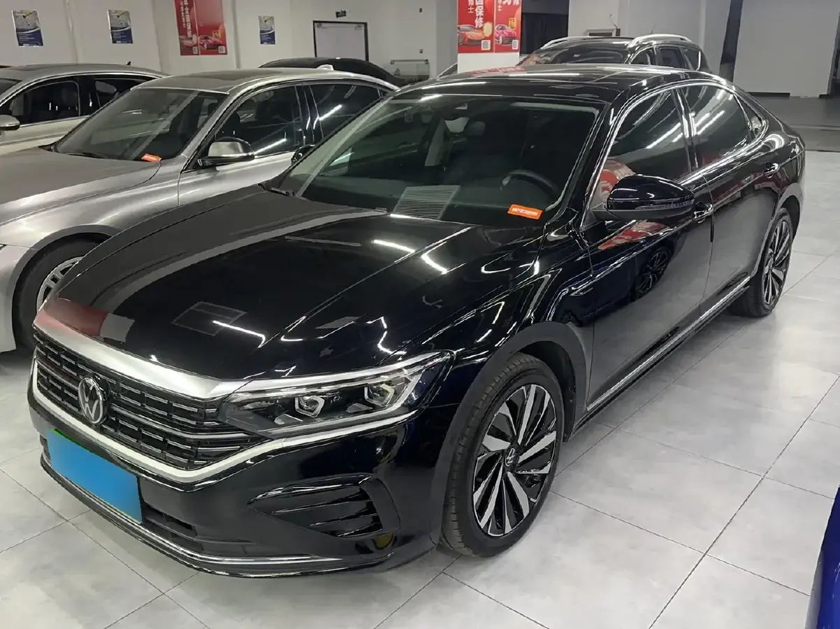 2023 Volkswagen Passat 2.0T 186HP L4 7DCT