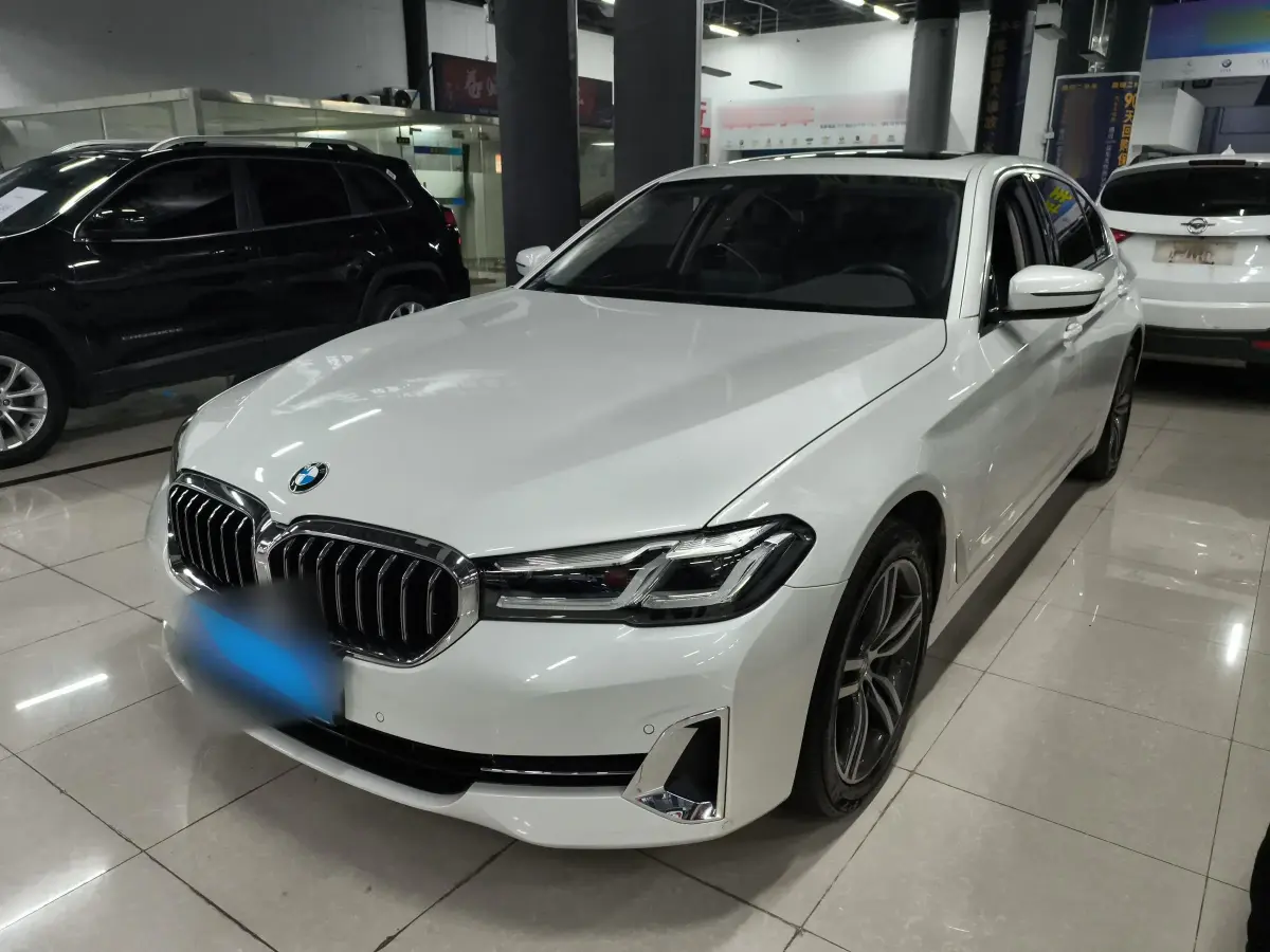 2022 BMW 5 Series 2.0T 252HP L4 8AT