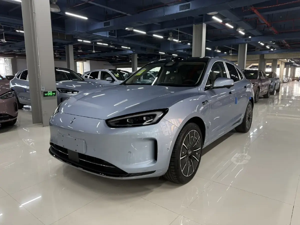 2023 HIMA M5 BEV 80KWH