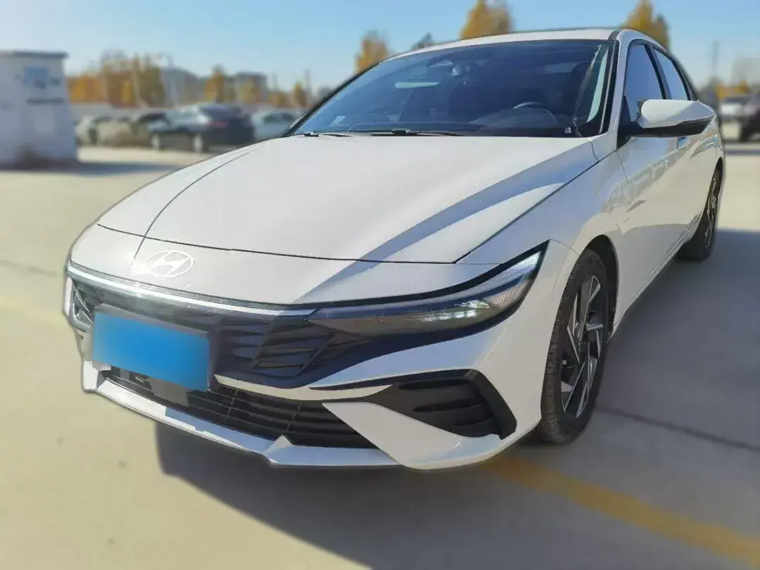 2023 Hyundai Elantra 1.5L 115HP L4 CVT
