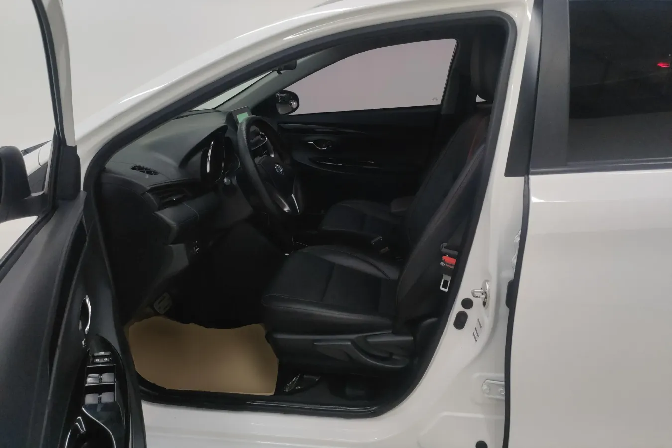 2021 Toyota Yaris L 1.5L 112HP L4 CVT,autocango,china used car exporter,china ev exporter,chinese used car exporter,chinese used ev exporter