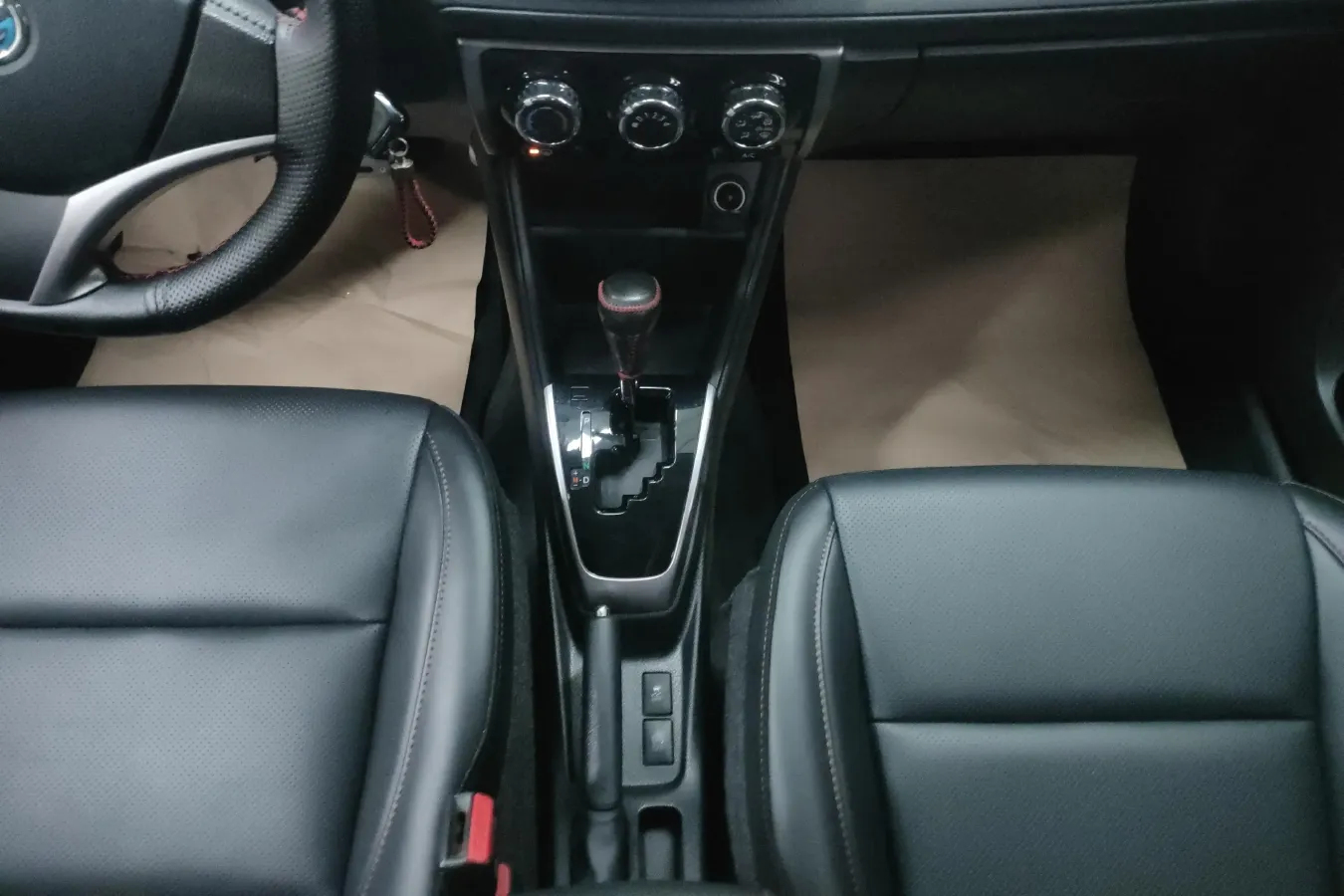 2021 Toyota Yaris L 1.5L 112HP L4 CVT,autocango,china used car exporter,china ev exporter,chinese used car exporter,chinese used ev exporter