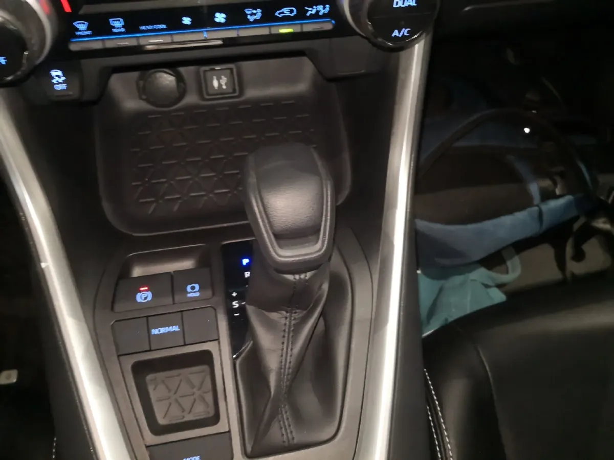 2020 Toyota RAV4 2.5L 178HP L4 E-CVT Hybrid,autocango,china used car exporter,china ev exporter,chinese used car exporter,chinese used ev exporter