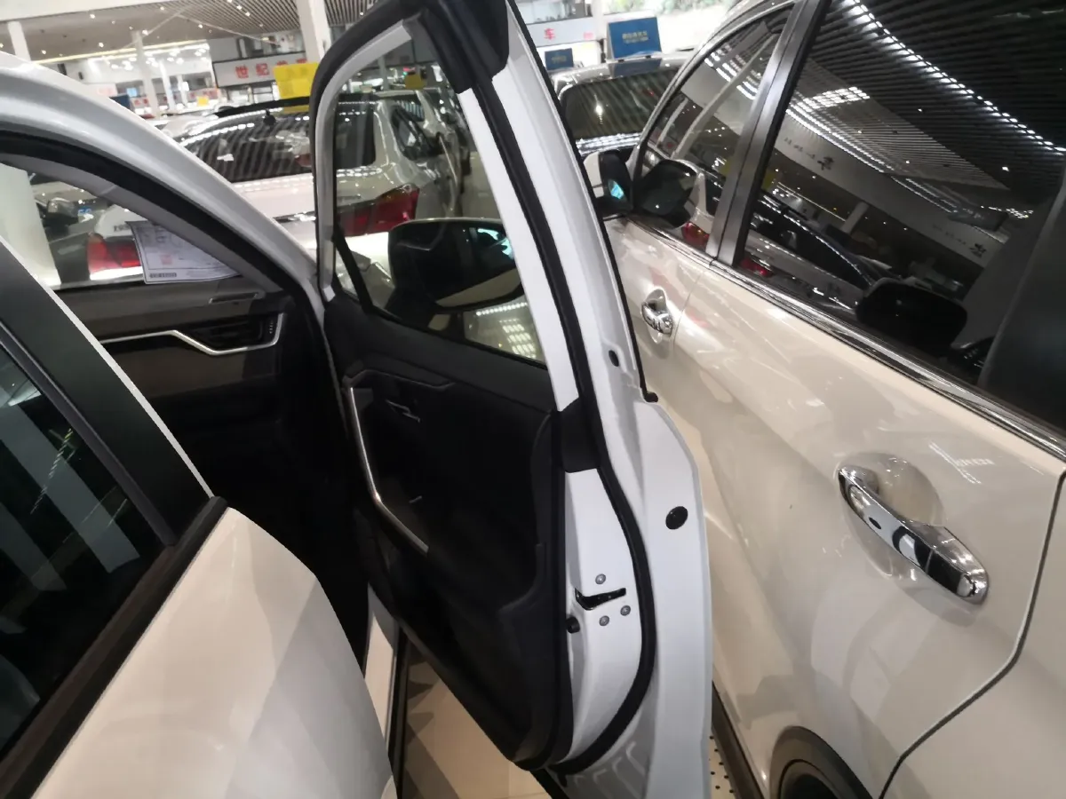 2020 Toyota RAV4 2.5L 178HP L4 E-CVT Hybrid,autocango,china used car exporter,china ev exporter,chinese used car exporter,chinese used ev exporter