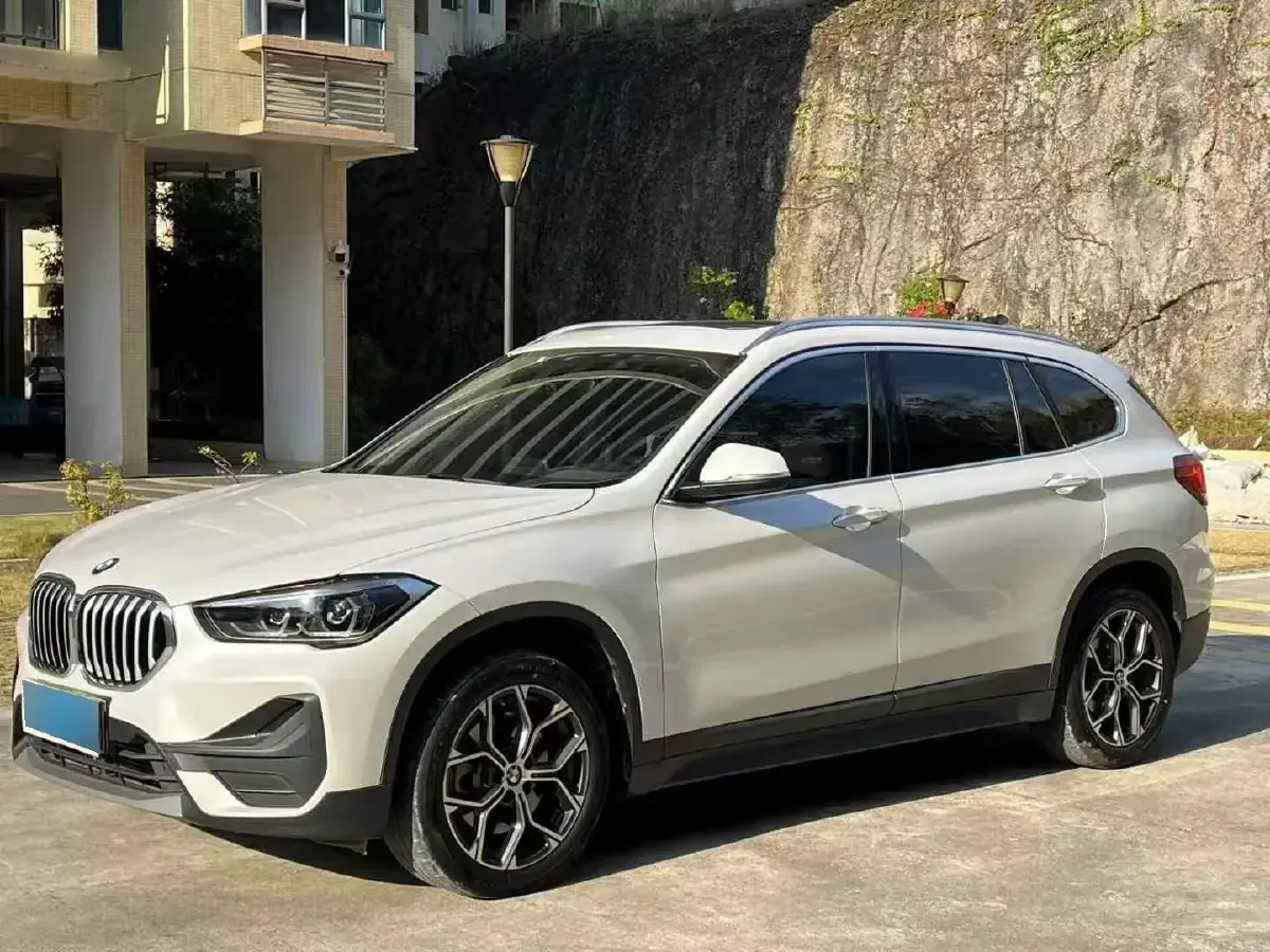 2021 BMW X1 2.0T 192HP L4 7DCT
