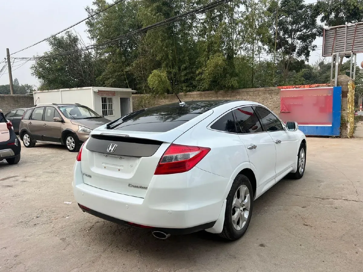 2012 Honda Crosstour 2.4L 197HP L4 5AT,autocango,china used car exporter,china ev exporter,chinese used car exporter,chinese used ev exporter