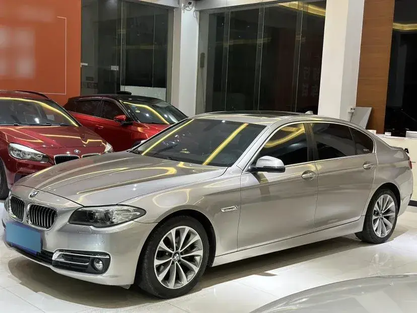 2017 BMW 5 Series 2.0T 218HP L4 8AT