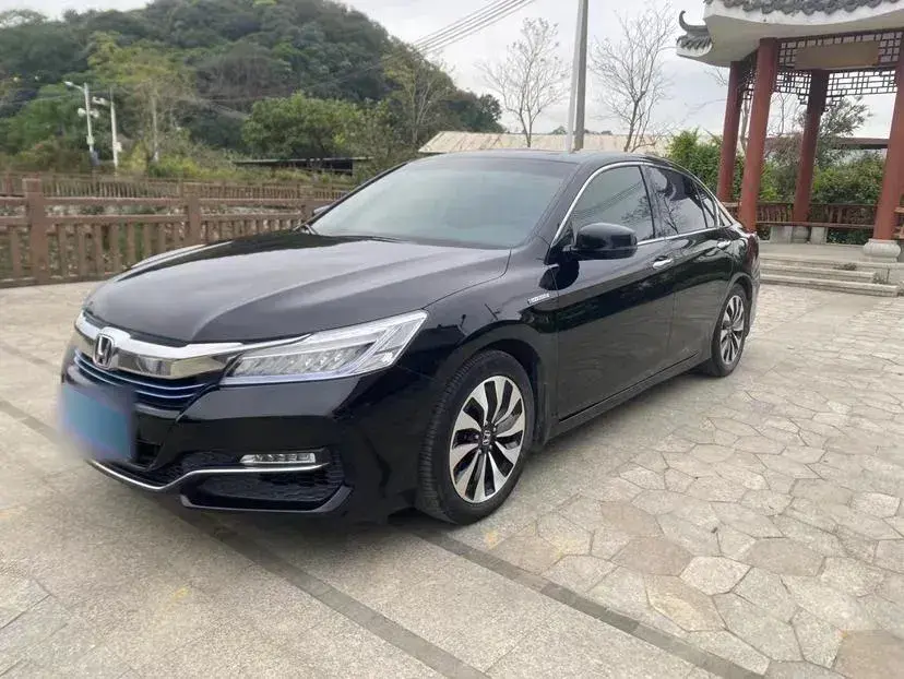 2016 Honda Accord 2.0L 146HP L4 E-CVT Hybrid
